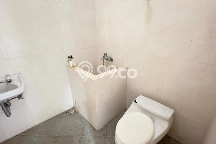 For Sale Rumah 4 Kamar Lokasi Strategis Bagus dan Strategis di Laweyan For Sale Rumah 4 Kamar Lokasi Strategis Bagus dan Strategis di Laweyan