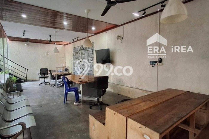 Komersial disewakan di Mlati Sleman dengan luas bangunan 610m2 Komersial disewakan di Mlati Sleman dengan luas bangunan 610m2