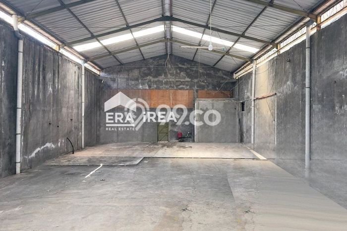 Gudang untuk disewa di Jebres punya LT 128m2 & LB 100m2 harga sewa kompetitif Gudang untuk disewa di Jebres punya LT 128m2 & LB 100m2 harga sewa kompetitif
