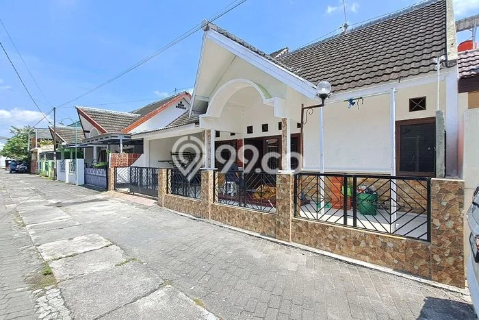 Rumah di Ngaglik, Ready, 2 KM, Dekat Ngaglik, Sleman, Sleman, Luas 122m2m² LB 115m2m² Rumah di Ngaglik, Ready, 2 KM, Dekat Ngaglik, Sleman, Sleman, Luas 122m2m² LB 115m2m²