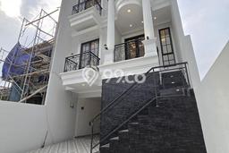 Rumah Mewah LB 350m2 Siap Huni Desain Elegan di Pejaten, Jakarta Selatan Rumah Mewah LB 350m2 Siap Huni Desain Elegan di Pejaten, Jakarta Selatan