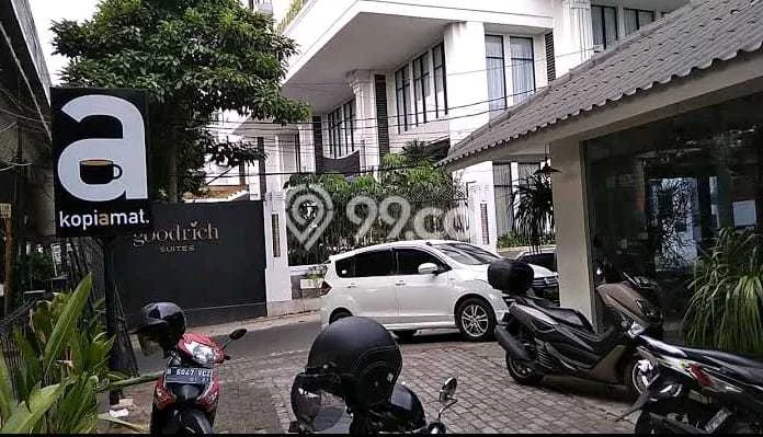 Unit Komersial Dijual di Jakarta Selatan LT 233m2 & LB 100m2 Unit Komersial Dijual di Jakarta Selatan LT 233m2 & LB 100m2