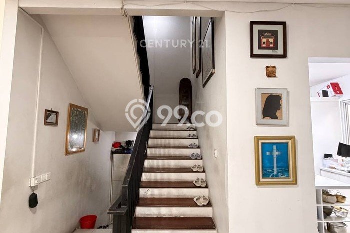 Rumah Elit LB 450m2 Siap Pakai Desain Elegan di Pondok Indah, Jakarta Selatan Rumah Elit LB 450m2 Siap Pakai Desain Elegan di Pondok Indah, Jakarta Selatan
