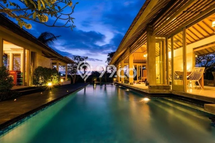 KESEMPATAN TERBAIK! Rumah Nyaman di , Luas 956m2m² Bangunan 272m2m² KESEMPATAN TERBAIK! Rumah Nyaman di , Luas 956m2m² Bangunan 272m2m²