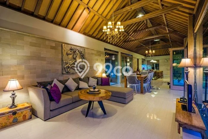 KESEMPATAN TERBAIK! Rumah Nyaman di , Luas 956m2m² Bangunan 272m2m² KESEMPATAN TERBAIK! Rumah Nyaman di , Luas 956m2m² Bangunan 272m2m²