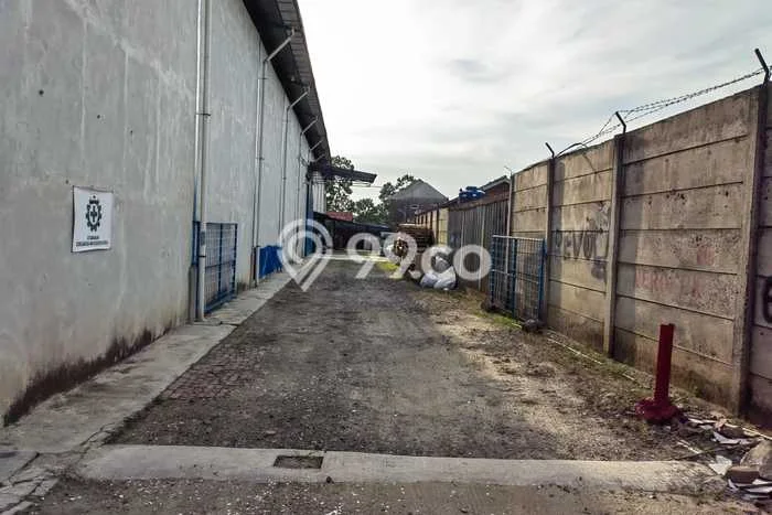 Gudang Bagus LT 2450m2 LB 1380m2 Dijual di Curug Tangerang Gudang Bagus LT 2450m2 LB 1380m2 Dijual di Curug Tangerang
