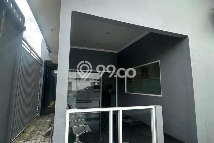 Lokasi Strategis! Dijual Gudang Bisnis di Pakisaji, Malang Kondisi Baik Lokasi Strategis! Dijual Gudang Bisnis di Pakisaji, Malang Kondisi Baik