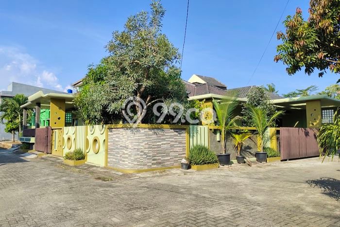 Hunian Cantik Modern Lb 250m2 di Labuhan Ratu, Bandar Lampung Hunian Cantik Modern Lb 250m2 di Labuhan Ratu, Bandar Lampung