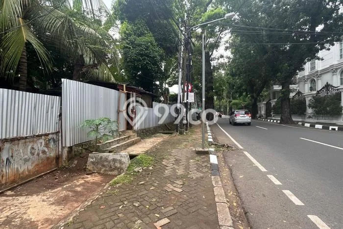 Jarang Ada! Tanah di Kebayoran Baru Punya Luas 699m2 - Jarang Ada! Tanah di Kebayoran Baru Punya Luas 699m2 -