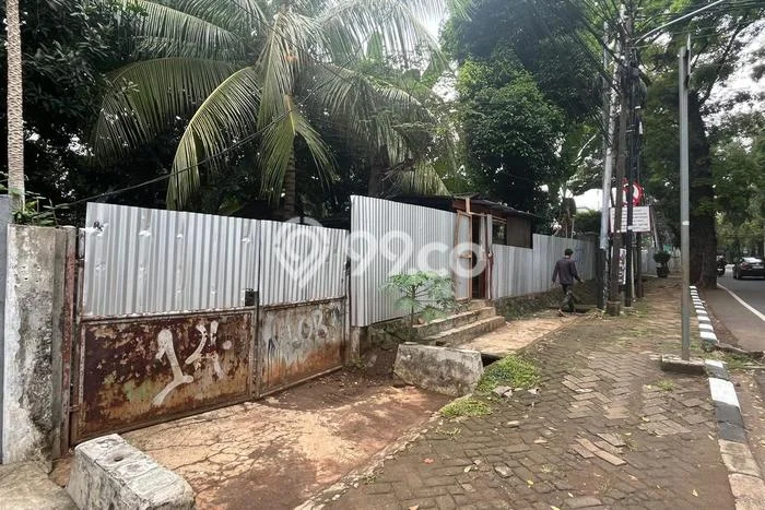Jarang Ada! Tanah di Kebayoran Baru Punya Luas 699m2 - Jarang Ada! Tanah di Kebayoran Baru Punya Luas 699m2 -