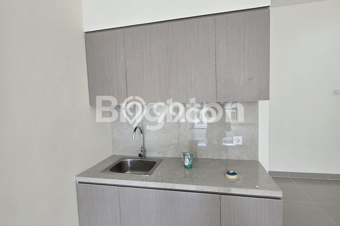 LOKASI PREMIUM! Ruko Kawasan Usaha di Gading Serpong, Luas 100m², Siap Operasional LOKASI PREMIUM! Ruko Kawasan Usaha di Gading Serpong, Luas 100m², Siap Operasional