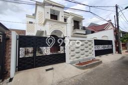 Siap Huni Hunian Elit 5 Kamar di Duren Sawit Dekat ke Mana Pun Siap Huni Hunian Elit 5 Kamar di Duren Sawit Dekat ke Mana Pun