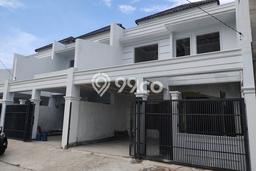 For Sale Rumah 3 Kamar Lokasi Strategis Nyaman dan Strategis di Duren Sawit For Sale Rumah 3 Kamar Lokasi Strategis Nyaman dan Strategis di Duren Sawit
