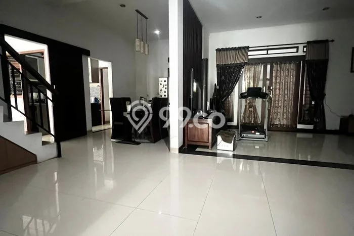 Rumah sewa siap pakai 5 Kamar Tidur di Kemang Pratama, Bekasi Rumah sewa siap pakai 5 Kamar Tidur di Kemang Pratama, Bekasi