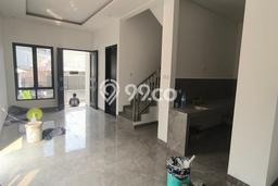Dijual Rumah Luas Elegan Dengan View Cantik di Green Ville, Jakarta Barat Dijual Rumah Luas Elegan Dengan View Cantik di Green Ville, Jakarta Barat