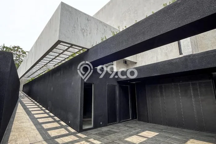 Rumah Kondisi Baik Disewakan di Ampera, Jakarta Selatan LT 1150m2, LB 700m2 Rumah Kondisi Baik Disewakan di Ampera, Jakarta Selatan LT 1150m2, LB 700m2