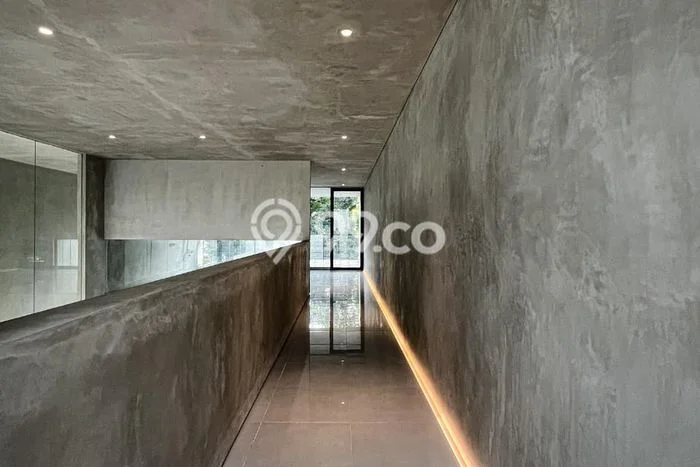 Rumah Kondisi Baik Disewakan di Ampera, Jakarta Selatan LT 1150m2, LB 700m2 Rumah Kondisi Baik Disewakan di Ampera, Jakarta Selatan LT 1150m2, LB 700m2