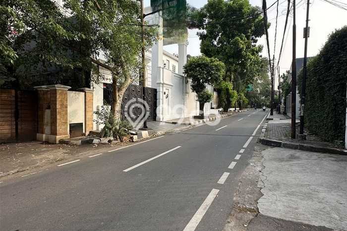 Lahan Dijual Lokasi Menteng, Jakarta Pusat dengan Luas Tanah 657m2 dan Status - Lahan Dijual Lokasi Menteng, Jakarta Pusat dengan Luas Tanah 657m2 dan Status -
