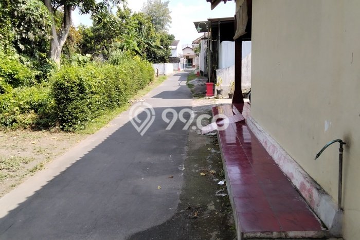 Lahan Strategis di Karanganom Dijual dengan Luas 269m2 Lahan Strategis di Karanganom Dijual dengan Luas 269m2