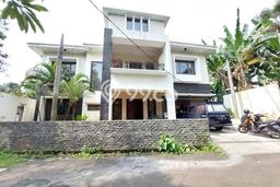 Rumah Idaman dengan 7 Kamar Tidur di Kawasan Elite Cilandak, Jakarta Selatan Rumah Idaman dengan 7 Kamar Tidur di Kawasan Elite Cilandak, Jakarta Selatan