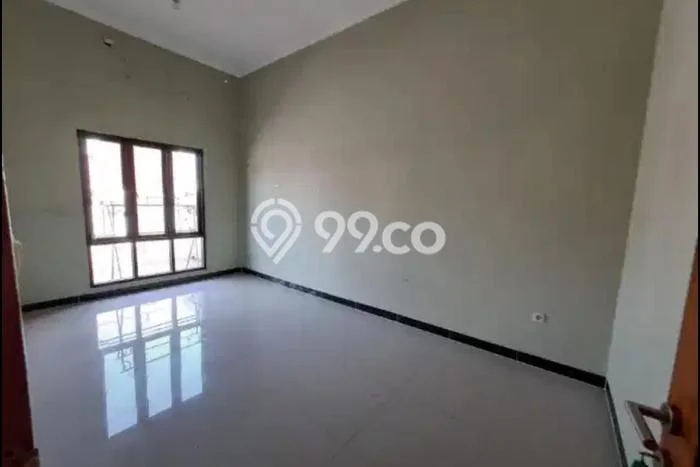 Rumah Strategis Modern Lb 200m2 di Cipondoh, Tangerang Rumah Strategis Modern Lb 200m2 di Cipondoh, Tangerang