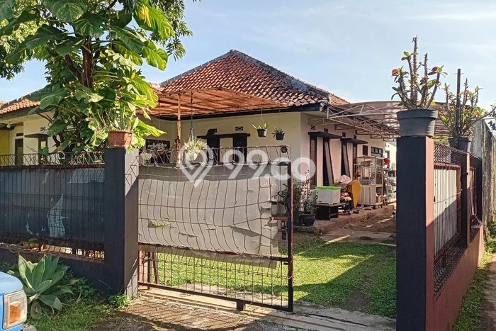 Rumah Modern 3 Kamar LT 300m2 di Cisaranten Rumah Modern 3 Kamar LT 300m2 di Cisaranten