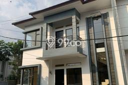 Jual Rumah Favorit Siap Huni LB 180m2 di Babakan Ciparay, Bandung Jual Rumah Favorit Siap Huni LB 180m2 di Babakan Ciparay, Bandung