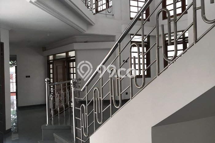 Rumah Elit Modern Tanpa Renovasi di Cikutra Bandung Rumah Elit Modern Tanpa Renovasi di Cikutra Bandung