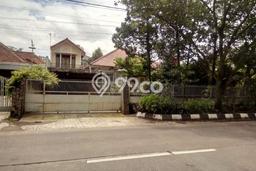 PROPERTI PILIHAN! Rumah Asri area Burangrang, Luas 805m² LB 400m² PROPERTI PILIHAN! Rumah Asri area Burangrang, Luas 805m² LB 400m²