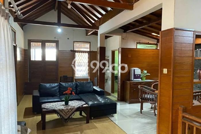Dijual Rumah Luas Elegan Dengan View Eksklusif di Cigadung, Bandung Dijual Rumah Luas Elegan Dengan View Eksklusif di Cigadung, Bandung