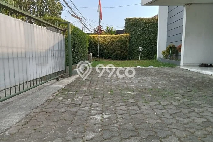 Hunian Elit LB 250m2 Siap Pakai Desain Elegan di Geger Kalong, Bandung Hunian Elit LB 250m2 Siap Pakai Desain Elegan di Geger Kalong, Bandung