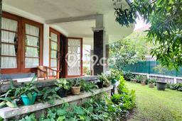 Rumah di Riau, Bandung, Luas 409m² LB 320m² Rumah di Riau, Bandung, Luas 409m² LB 320m²