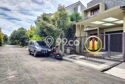 Rumah Eksklusif di Batununggal, Bandung, LT 240m² Bangunan 360m² Rumah Eksklusif di Batununggal, Bandung, LT 240m² Bangunan 360m²