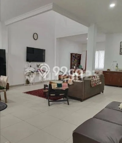 Siap Huni Hunian Elit 6 Kamar di Batununggal Dekat ke Mana Pun Siap Huni Hunian Elit 6 Kamar di Batununggal Dekat ke Mana Pun