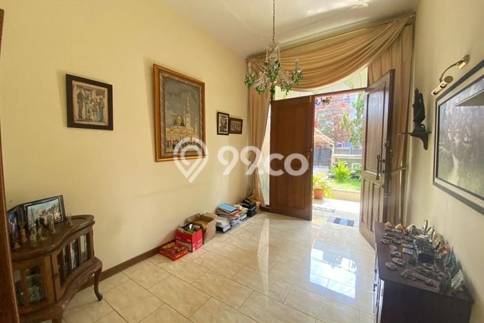 Rumah Elit Modern Tanpa Renovasi di Sayap Dago Bandung Rumah Elit Modern Tanpa Renovasi di Sayap Dago Bandung