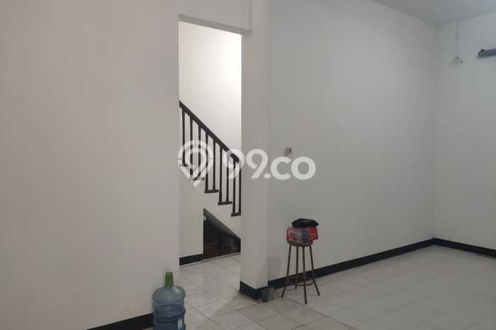 Disewakan Rumah Harga Terjangkau di Sudirman Bandung dengan 2 KT Disewakan Rumah Harga Terjangkau di Sudirman Bandung dengan 2 KT