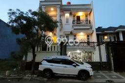 Ready to Use! Luxury House LT 204m2 Desain Modern di Daan Mogot Ready to Use! Luxury House LT 204m2 Desain Modern di Daan Mogot