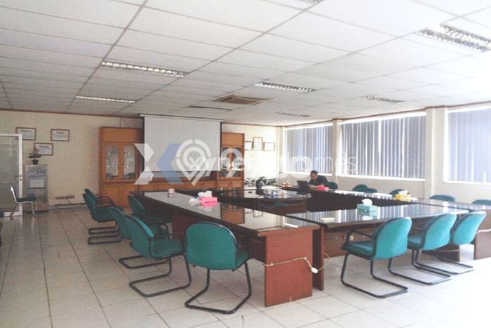 Gudang Premium di Soekarno Hatta, Luas 2015m², Jalan Utama, Tingkat Keramaian Tinggi Gudang Premium di Soekarno Hatta, Luas 2015m², Jalan Utama, Tingkat Keramaian Tinggi