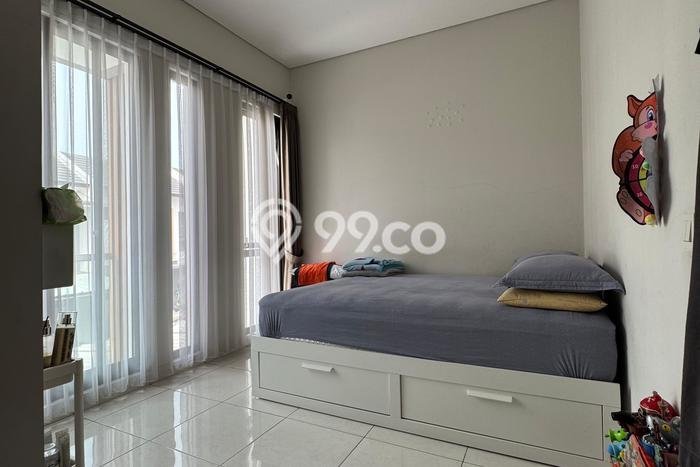 For Sale Rumah 2 Kamar Lokasi Ideal Bagus dan Strategis di BSD For Sale Rumah 2 Kamar Lokasi Ideal Bagus dan Strategis di BSD