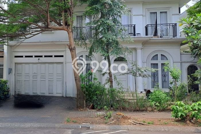 SPECIAL PROPERTY! Rumah di BSD Bukit Golf, LT 371m² LB 450m² SPECIAL PROPERTY! Rumah di BSD Bukit Golf, LT 371m² LB 450m²
