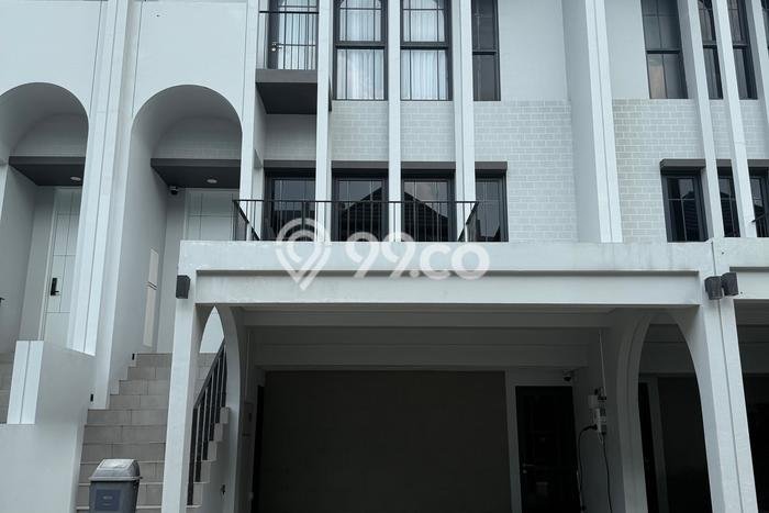 Rumah Elit Modern Tanpa Renovasi di BSD Green Wich Tangerang Rumah Elit Modern Tanpa Renovasi di BSD Green Wich Tangerang