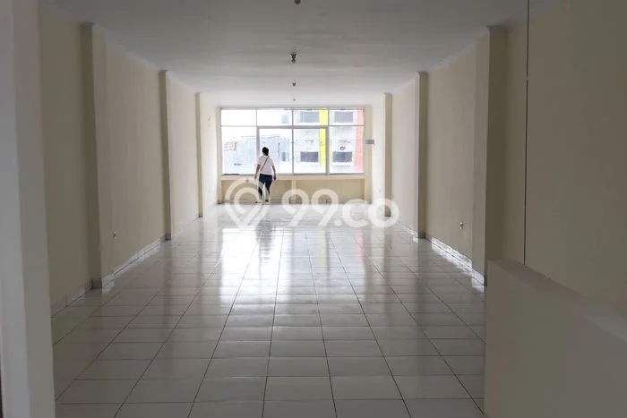 Disewakan Ruko di Kawasan Ramai Mangga Besar Luas 270m2 Disewakan Ruko di Kawasan Ramai Mangga Besar Luas 270m2