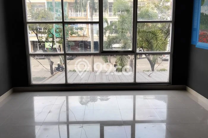 FOR RENT! Ruko di Taman Surya Cocok untuk Bisnis 360m2 FOR RENT! Ruko di Taman Surya Cocok untuk Bisnis 360m2
