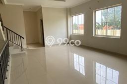 LOKASI PREMIUM! Ruko di Green Lake City, Luas 286m², Lokasi Komersial LOKASI PREMIUM! Ruko di Green Lake City, Luas 286m², Lokasi Komersial