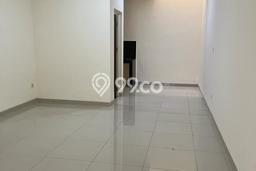 LOKASI PREMIUM! Rumah di Green Lake City, 2 KT, Area Tenang, Luas 60m² Bangunan 84m² LOKASI PREMIUM! Rumah di Green Lake City, 2 KT, Area Tenang, Luas 60m² Bangunan 84m²