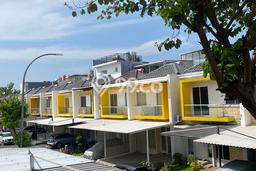 RARE UNIT! Rumah kawasan Green Lake City, 3 KM, Pemandangan Indah, Luas 90m² Bangunan 100m² RARE UNIT! Rumah kawasan Green Lake City, 3 KM, Pemandangan Indah, Luas 90m² Bangunan 100m²