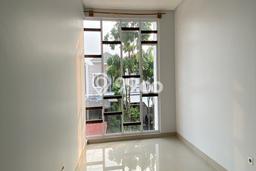 RECOMMENDED! Rumah kawasan Green Lake City, 3 KM, Lokasi Strategis, Luas 90m² Bangunan 100m² RECOMMENDED! Rumah kawasan Green Lake City, 3 KM, Lokasi Strategis, Luas 90m² Bangunan 100m²