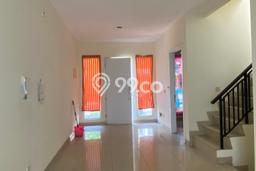LOKASI STRATEGIS! Rumah kawasan Green Lake City, Akses ke Stasiun, 3 KM, LT 90m² Bangunan 100m² LOKASI STRATEGIS! Rumah kawasan Green Lake City, Akses ke Stasiun, 3 KM, LT 90m² Bangunan 100m²
