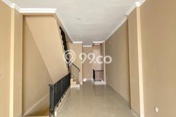 Ruko Dijual di Jakarta Barat LT 69m2 & LB 286m2 Lokasi Terbaik! Ruko Dijual di Jakarta Barat LT 69m2 & LB 286m2 Lokasi Terbaik!