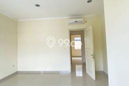 LOKASI PREMIUM! Rumah di Green Lake City, 3 KM, Area Tenang, Luas 120m² LB 157m² LOKASI PREMIUM! Rumah di Green Lake City, 3 KM, Area Tenang, Luas 120m² LB 157m²